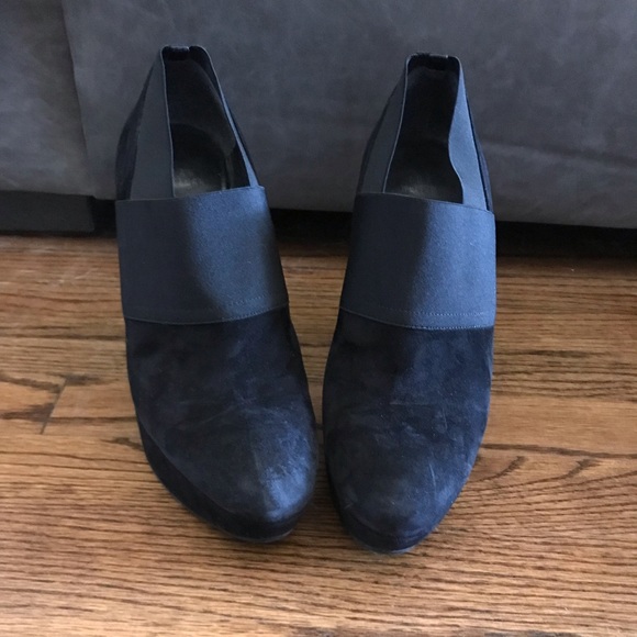 Stuart Weitzman Wrapitup Black Suede Heels - Picture 2 of 4